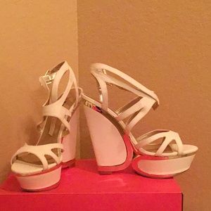 Honour White wedges